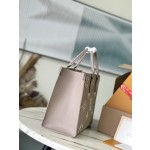 𝐋𝐎𝐔𝐈𝐒𝐕𝐔𝐈𝐓𝐓𝐎𝐍 Duty free version M45494