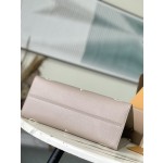 𝐋𝐎𝐔𝐈𝐒𝐕𝐔𝐈𝐓𝐓𝐎𝐍 Duty free version M45494