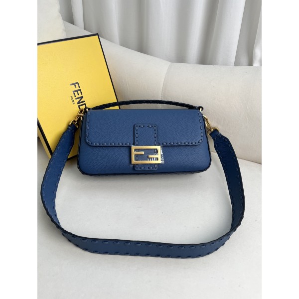 FENDI Baguette series lychee pattern model number: 600