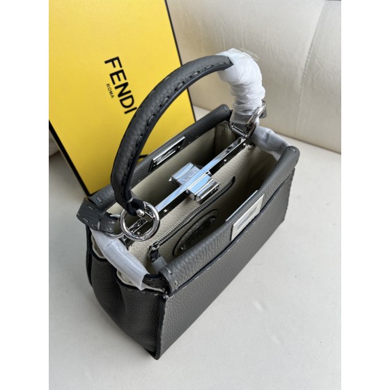 FENDI PEEKABOO Art. No.: 8BN266