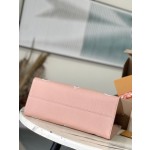 𝐋𝐎𝐔𝐈𝐒𝐕𝐔𝐈𝐓𝐓𝐎𝐍 Duty free version M46286