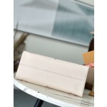 𝐋𝐎𝐔𝐈𝐒𝐕𝐔𝐈𝐓𝐓𝐎𝐍 Duty free version M21575