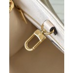 𝐋𝐎𝐔𝐈𝐒𝐕𝐔𝐈𝐓𝐓𝐎𝐍 Duty free version M46569