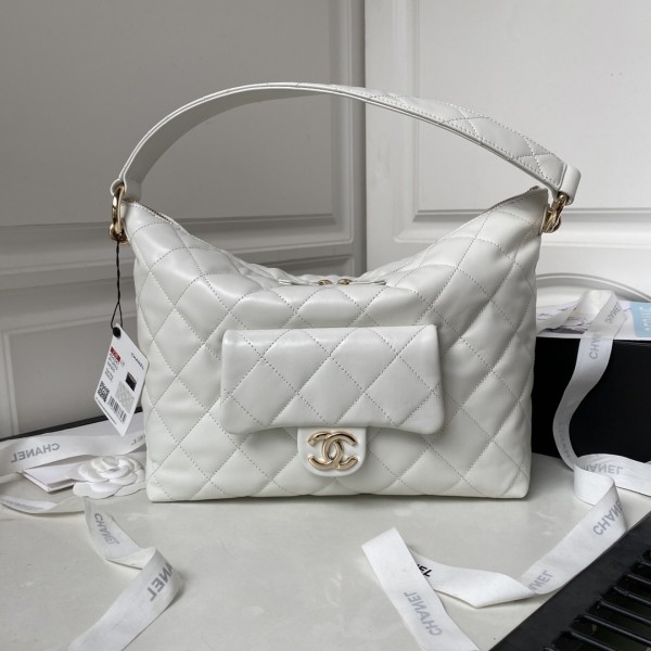 CHANEL 23b New Hippy Hobo AS4347
