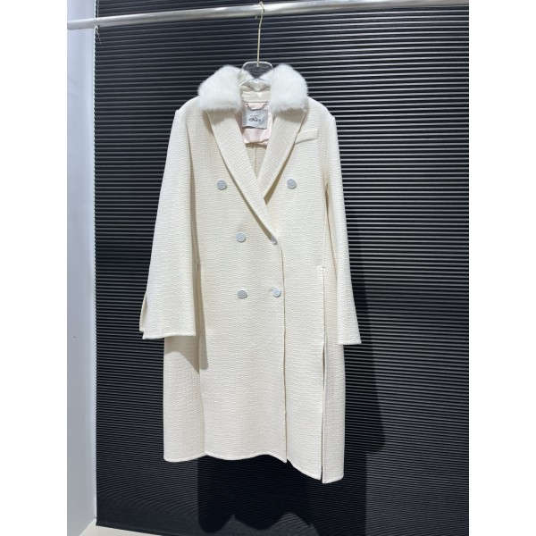 FENDI coat G79 (consult customer service to confirm size before placing an order)