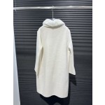 FENDI coat G79 (consult customer service to confirm size before placing an order)