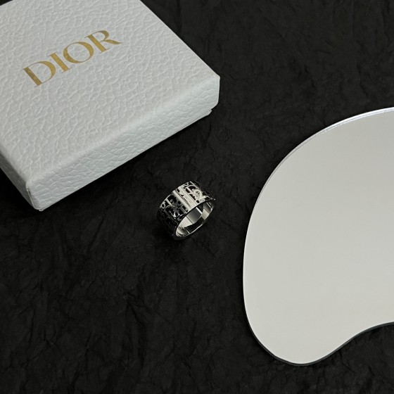 Dior heart ring