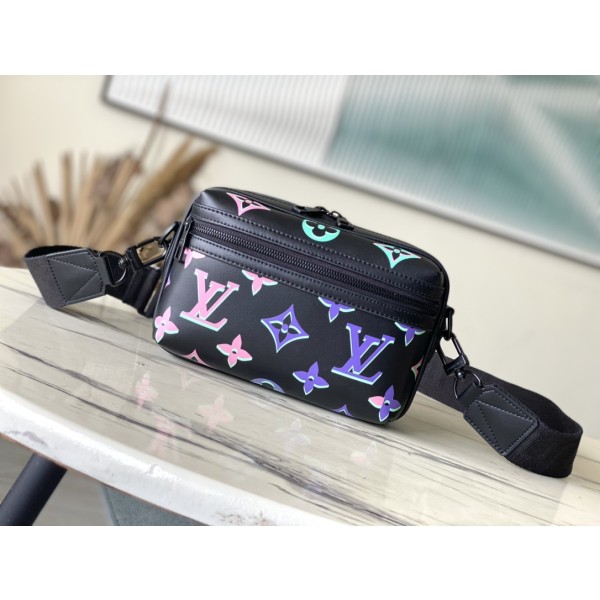 𝐋𝐎𝐔𝐈𝐒𝐕𝐔𝐈𝐓𝐓𝐎𝐍M22495 This Comt small size messenger bag