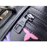 𝐋𝐎𝐔𝐈𝐒𝐕𝐔𝐈𝐓𝐓𝐎𝐍M22495 This Comt small size messenger bag