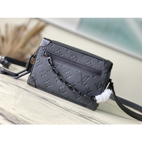 𝐋𝐎𝐔𝐈𝐒𝐕𝐔𝐈𝐓𝐓𝐎𝐍 M55702 black lychee patterned MINI SOFT TRUNK handbag