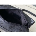 𝐋𝐎𝐔𝐈𝐒𝐕𝐔𝐈𝐓𝐓𝐎𝐍 M55702 black lychee patterned MINI SOFT TRUNK handbag