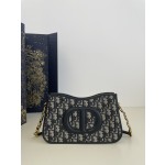 Dior 30Montaigne Hobo Series Chain Shoulder Strap