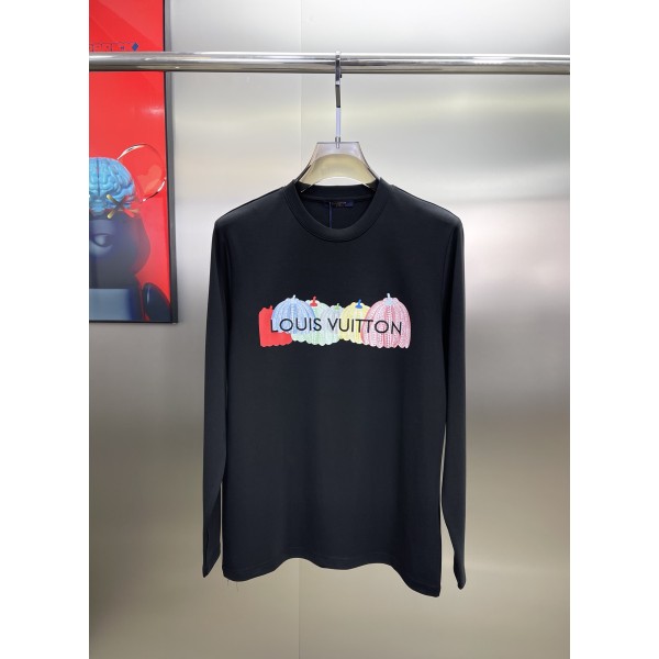 Louis Vuitton classic colors paired with pumpkin shape