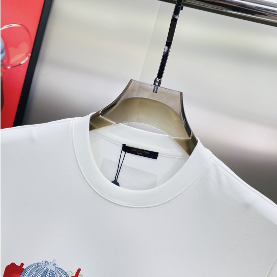 Louis Vuitton classic colors paired with pumpkin shape