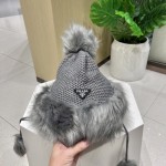 圣诞节 普拉达挂球毛线帽