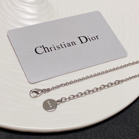 Dior necklace