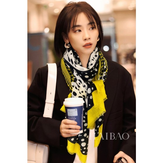 LOUIS VUITTON Pumpkin Print Long Scarf