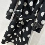 Louis Vuitton cashmere coat (consult customer service to confirm size before placing an order)