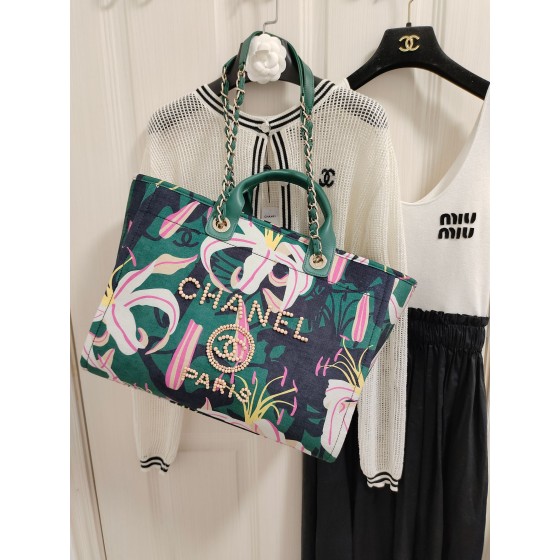 CHANEL print ➕ Wooden pearl logo beach bag model number AS3257