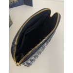 DIOR 30 Montaigne Makeup Bag