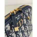DIOR 30 Montaigne Makeup Bag