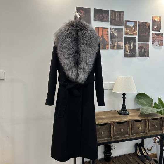 Dior Fox Fur Coat G50 (consult customer service to confirm size before placing an order)