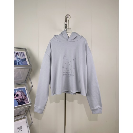 MM6- MAGIRA EMBROIDERED DIGITAL QUARTER SEAM HOOD PULLOVER