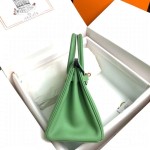 Birkin 25cm 3I Vert Criquet  Avocado green 🥑 Gold buckle with silver clasp  Original swift calfskin Beeswax thread handmade