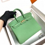 Birkin 25cm 3I Vert Criquet  Avocado green 🥑 Gold buckle with silver clasp  Original swift calfskin Beeswax thread handmade