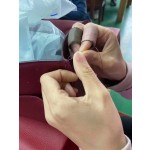 Hermes bag making process：One stitch is handmade to straighten the side of the bag and looks great.