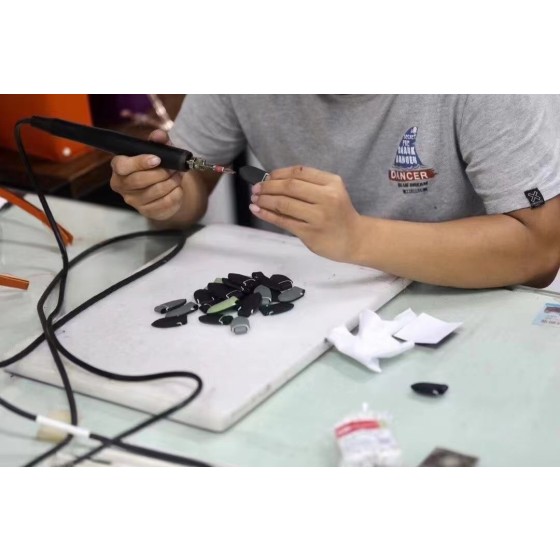 Hermes bag making process：Many special packages need to be completed by customization For example, H