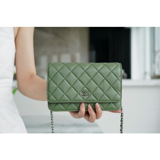 CHANEL 𝑾𝒐𝒄 Hairy Bag Entry Classic 𝑾𝒐𝒄𝒄𝑾𝒐𝒄 (Magnetic Closure) (Lambskin) Matcha Green