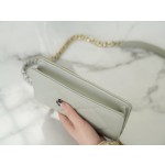 CHANEL 19Bag 𝑾𝒐𝒄 22C light grey silver buckle