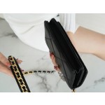 CHANEL 19Bag 𝑾𝒐𝒄 22C black with silver buckle