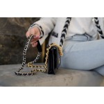 CHANEL 19Bag 𝑾𝒐𝒄 22C black gold buckle