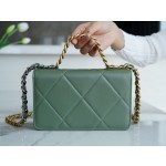 Chanel 19 bag 𝑾𝒐𝒄22C gold buckle matcha green