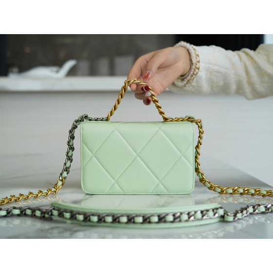 CHANEL 19Bag 𝑾𝒐𝒄 22C gold buckle light green