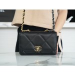 CHANEL 19Bag 𝑾𝒐𝒄 23p gold buckle black