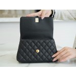 CHANEL 𝐂𝐨𝐂𝐨 𝐇𝐚𝐧𝐝𝐥𝐞 bag Lizard skin handle small black