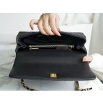 CHANEL 𝐂𝐨𝐂𝐨 𝐇𝐚𝐧𝐝𝐥𝐞 Lizard skin handle Medium Black