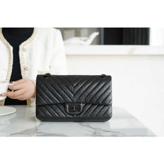 𝗖𝗵𝗮𝗻𝗲𝗹 Replica ❷. ❺❺ V pattern Small Black