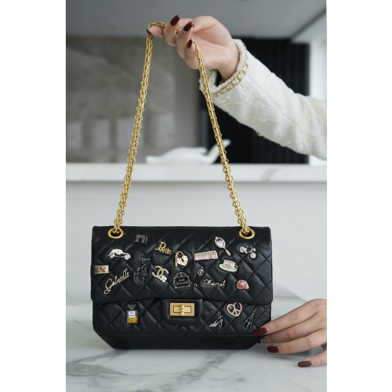 𝗖𝗵𝗮𝗻𝗲𝗹 Replica ❷. ❺❺ Limited edition badge model