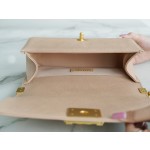 𝗖𝗵𝗮𝗻𝗲𝗹 𝗟𝗲𝗯𝗼𝘆 原厂《INCAS》荔枝纹胎牛皮：中号 奶茶杏