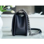 𝗖𝗵𝗮𝗻𝗲𝗹 𝗟𝗲𝗯𝗼𝘆 原厂《INCAS》荔枝纹胎牛皮：中号 古银  深蓝