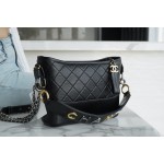 𝗖𝗵𝗮𝗻𝗲𝗹𝗚𝗮𝗯𝗿𝗶𝗲𝗹𝗲❥⼵ New style stray bag Italy 🇮🇹 Montebello original cowhide: medium black