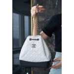 𝗖𝗵𝗮𝗻𝗲𝗹𝗚𝗮𝗯𝗿𝗶𝗲𝗹𝗲❥vagrancyBackpack Italy 🇮🇹 "Montebello" original tire cowhide：Small🖤🤍 Black and white