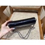 SAINT LAURENT ▪️𝑪𝒂𝒔𝒔𝒂𝒏𝒅𝒓𝒂▪️532750 original crocodile pattern.