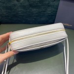 AINT LAURENT 𝙇𝙤𝙪 𝙇𝙤𝙪  #640990.JD