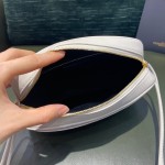 AINT LAURENT 𝙇𝙤𝙪 𝙇𝙤𝙪  #640990.JD