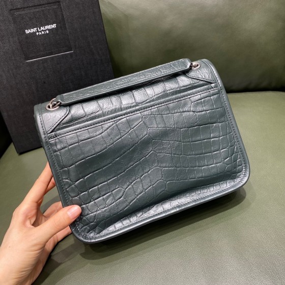 SAINT LAURENT 𝒏𝒊𝒌𝒊  𝒃𝒂𝒃𝒚 𝟮2𝒄𝒎 #633151 Matte E.jd